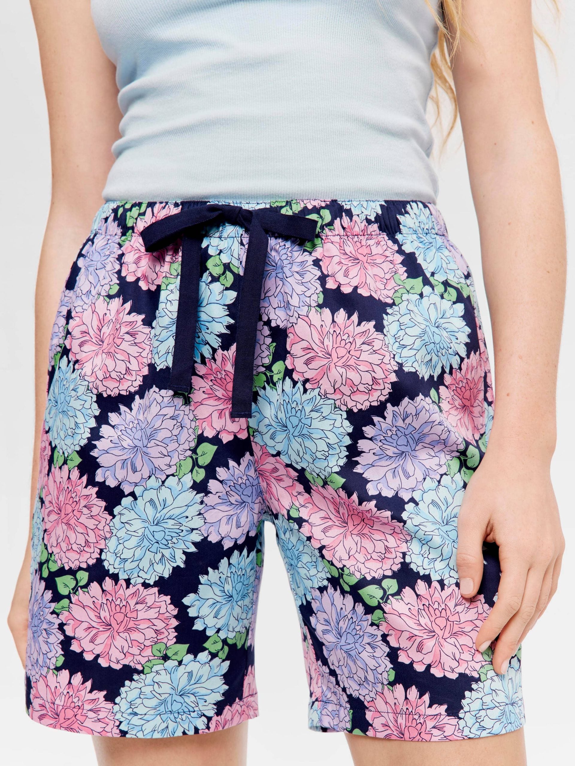 Chrysanthemum Short multi image 1