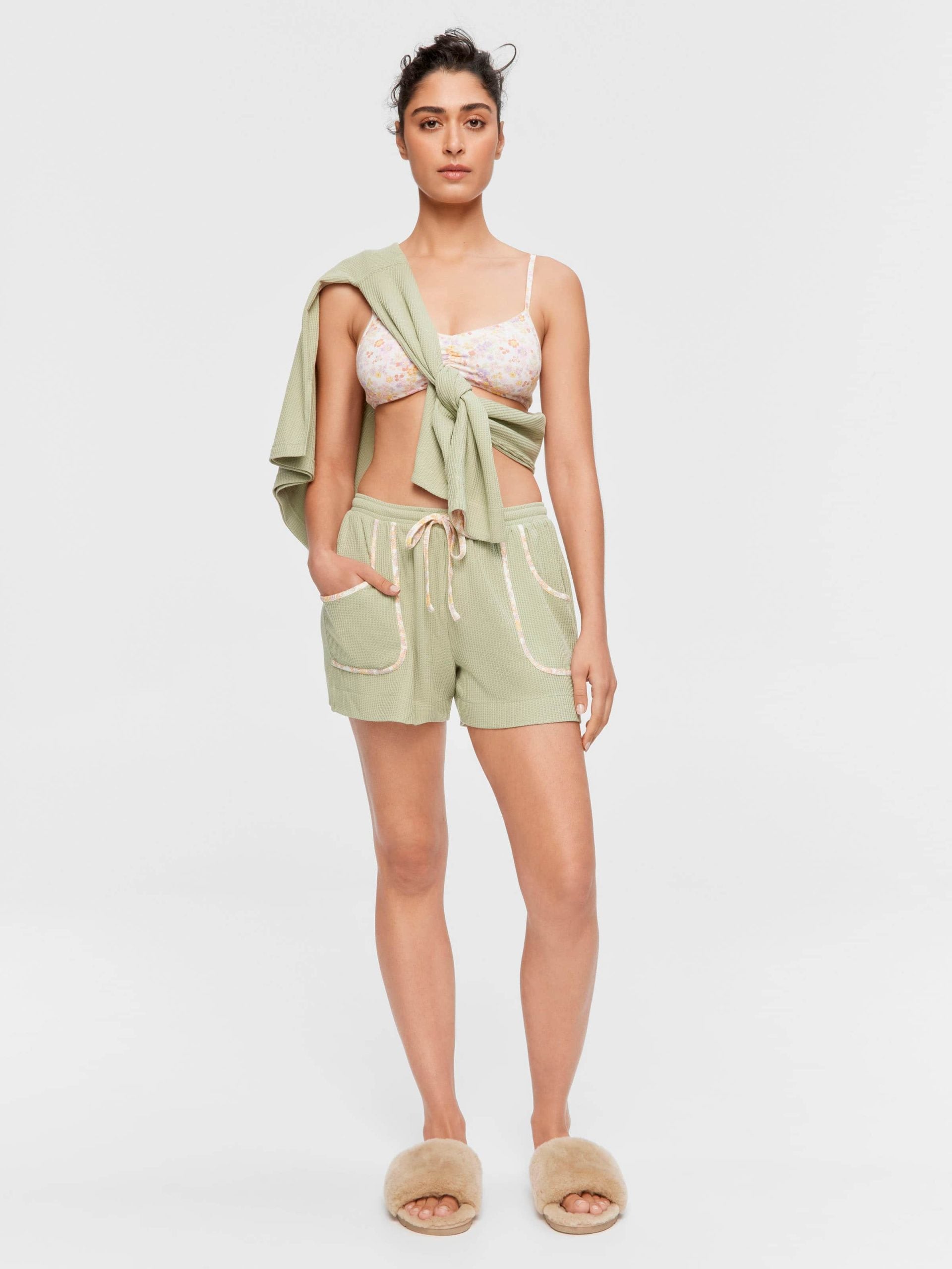 Waffle Mid Short green image 1