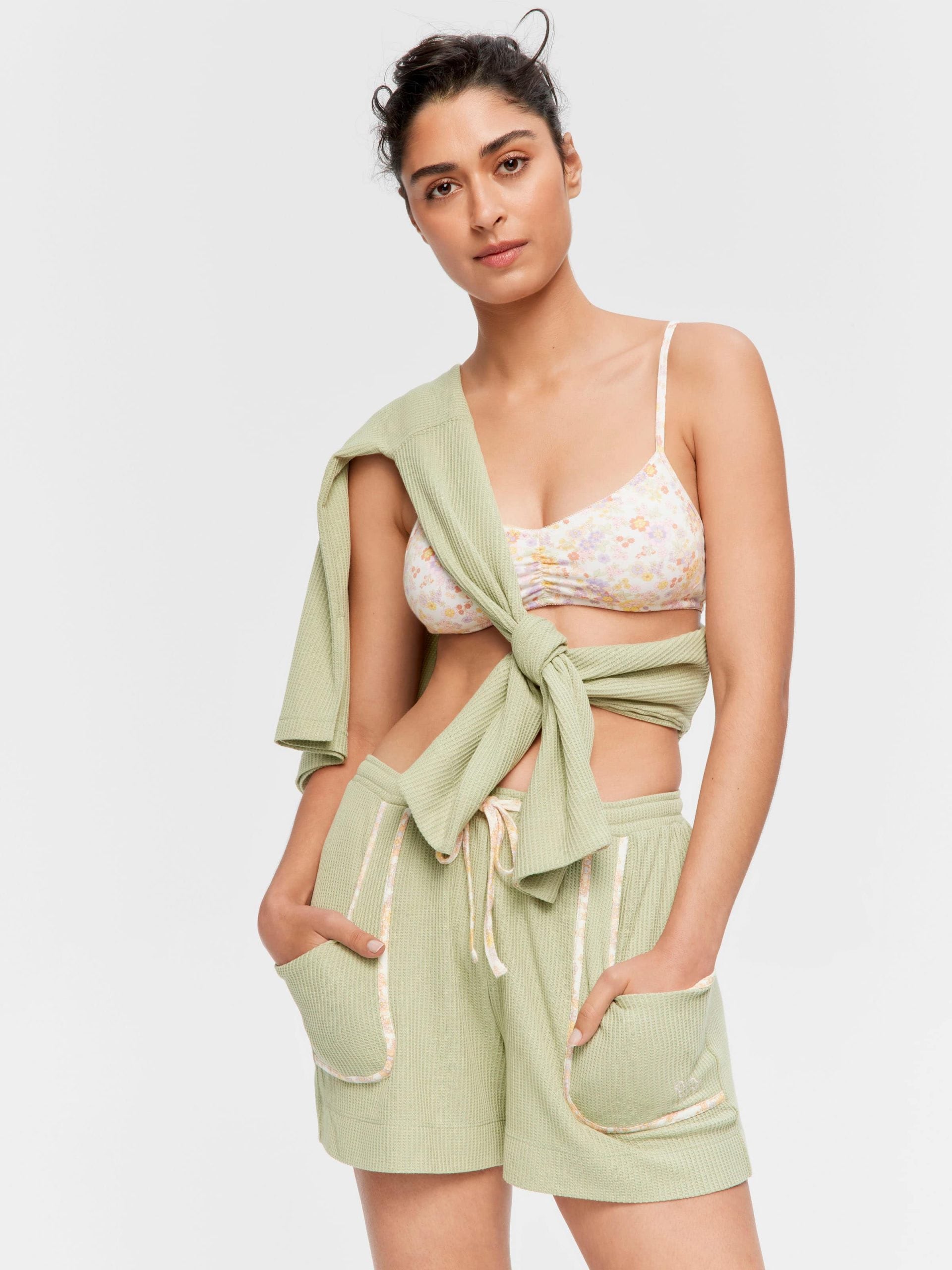 Waffle Mid Short green image 0