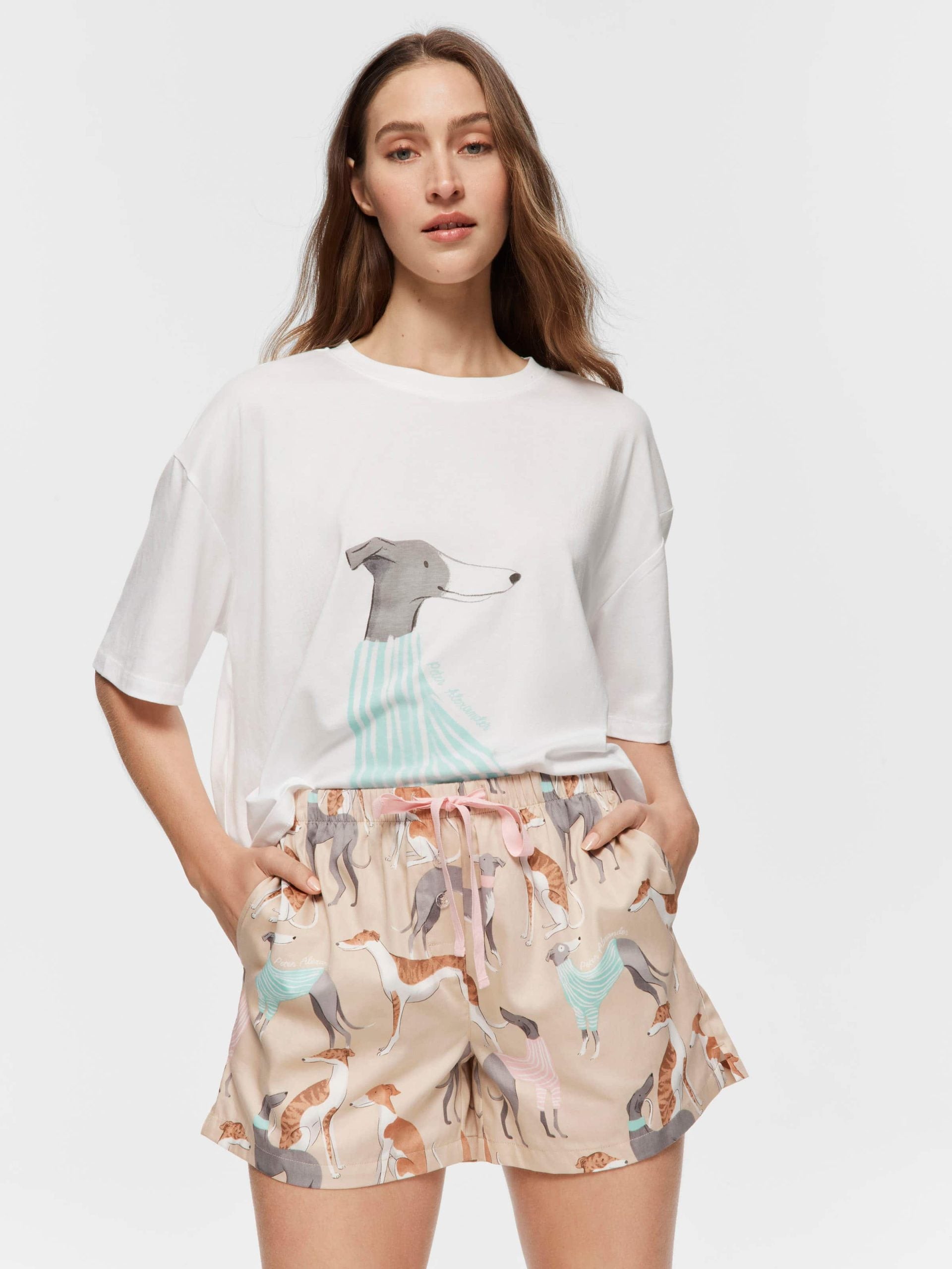Greyhound Mid Short multi image 0