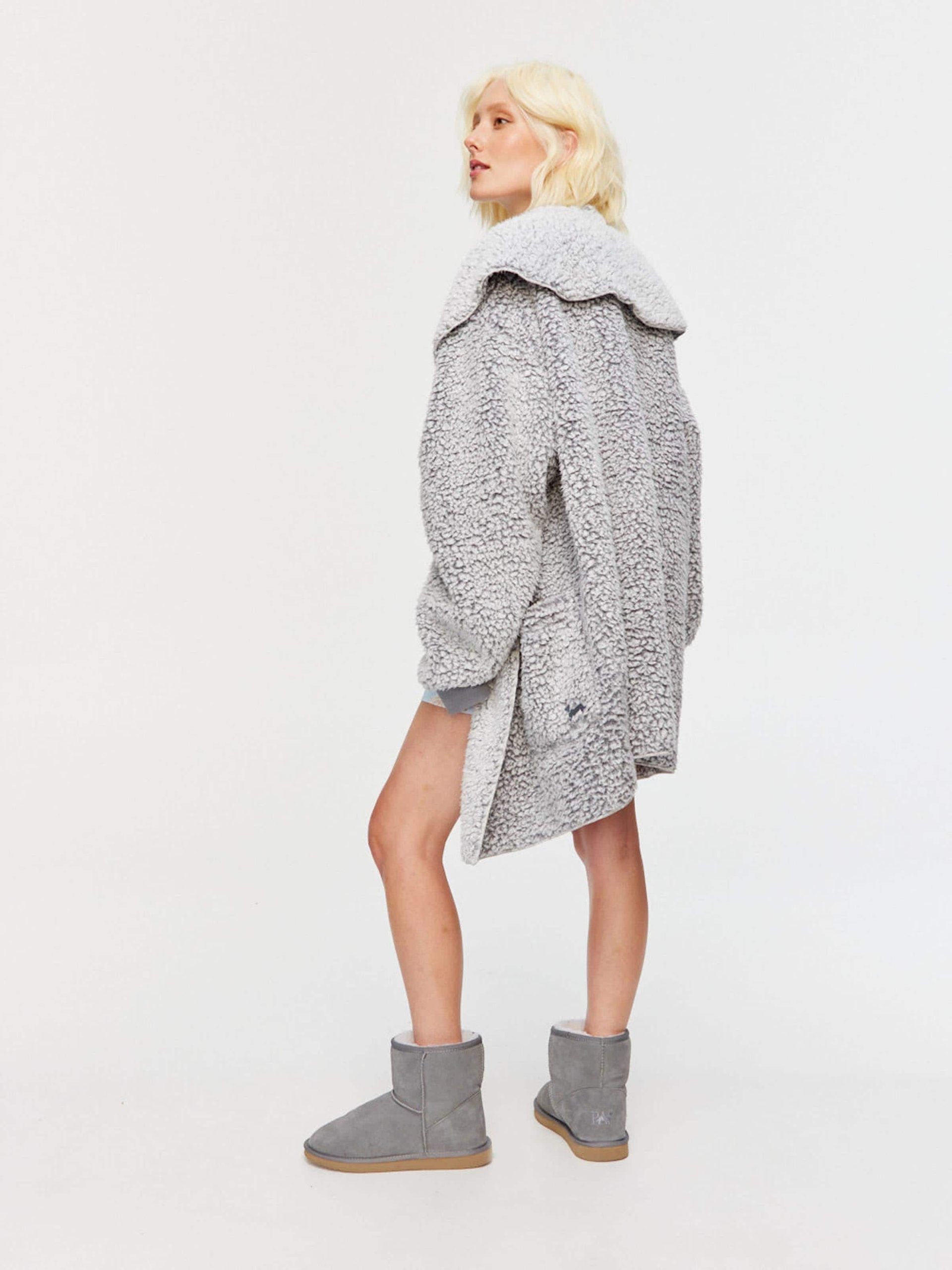 Cosy Teddy Shrug grey image 2