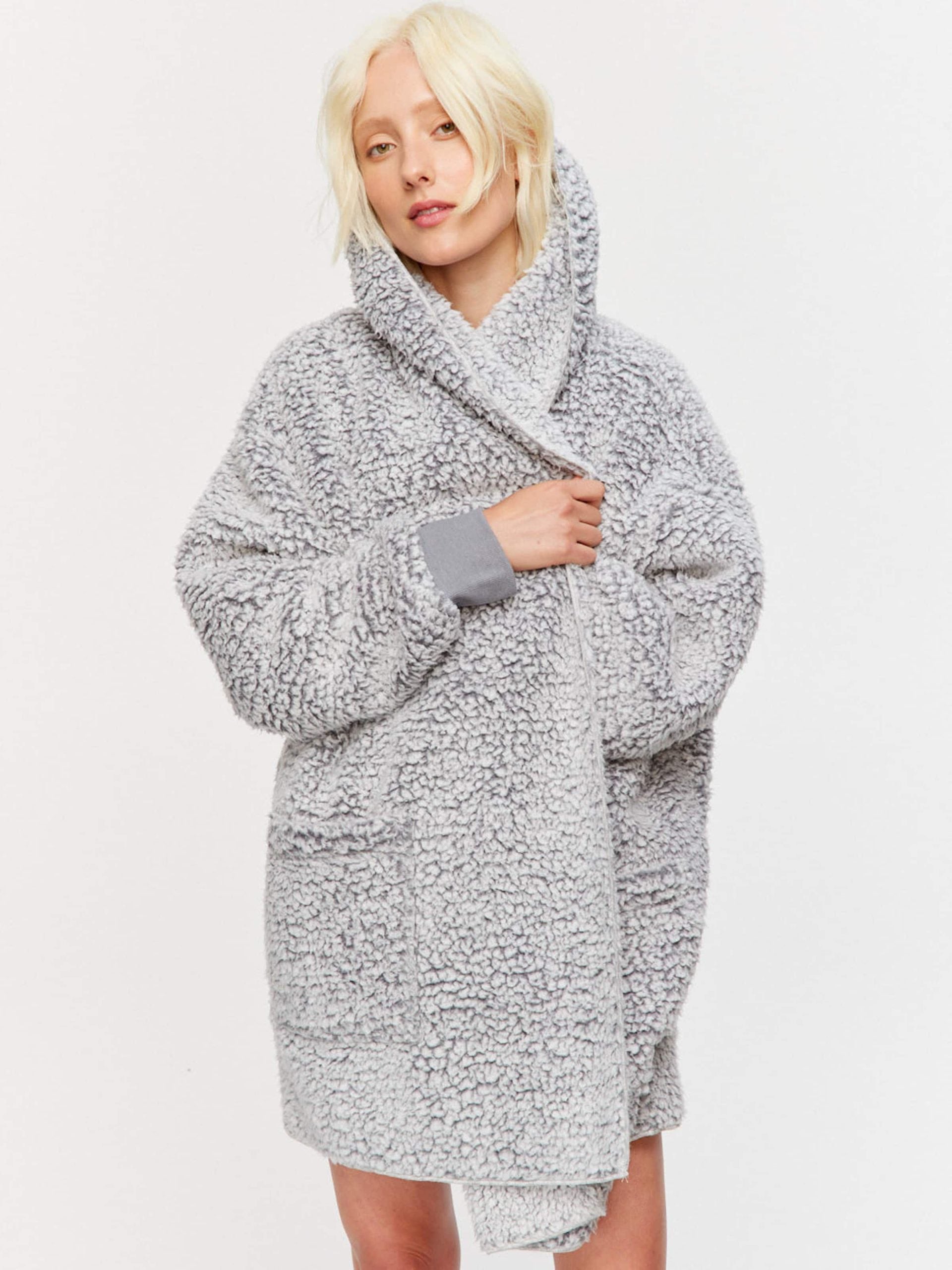 Cosy Teddy Shrug grey image 1