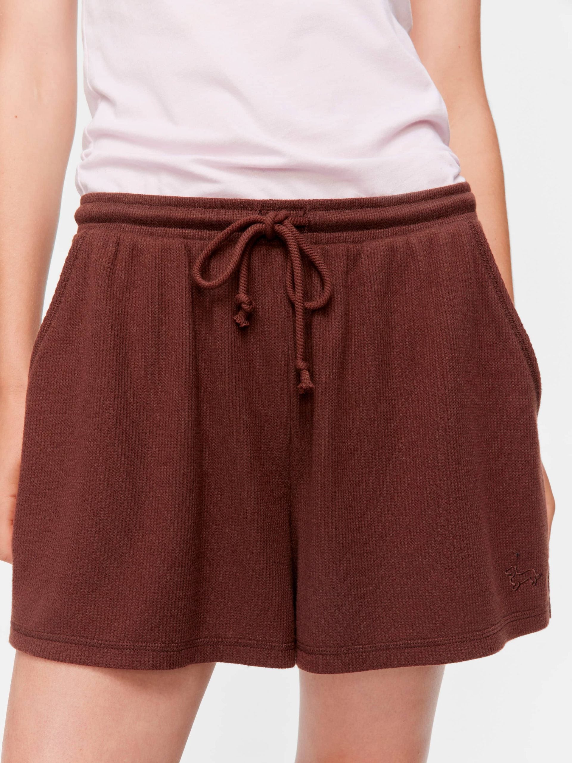 Chocolate Soft Waffle Mid Short brown image 1